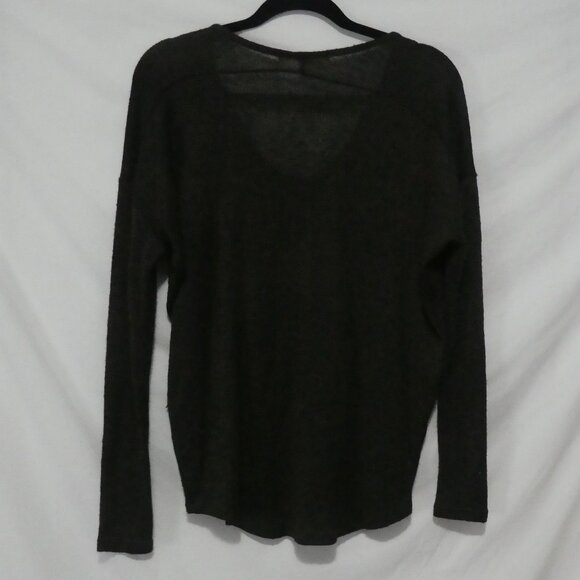 JOLIE USA | 24 pit to pit measured | Lightweight Olive Green V-Neck Sweater - Picture 2 of 14